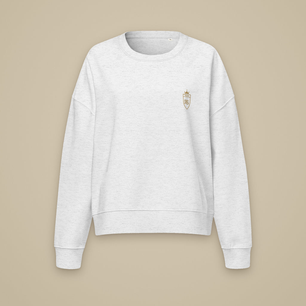 Sweat col rond femme Gris chiné clair brodé du monogramme RS, vue de face sur fond pierre — Maison Sahari