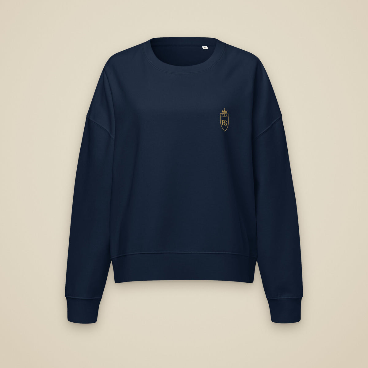 Sweat col rond femme Marine brodé du monogramme RS, vue de face sur fond pierre — Maison Sahari