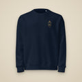 Sweat brodé RS Marine brodé du monogramme RS, vue de face sur fond pierre — Maison Sahari