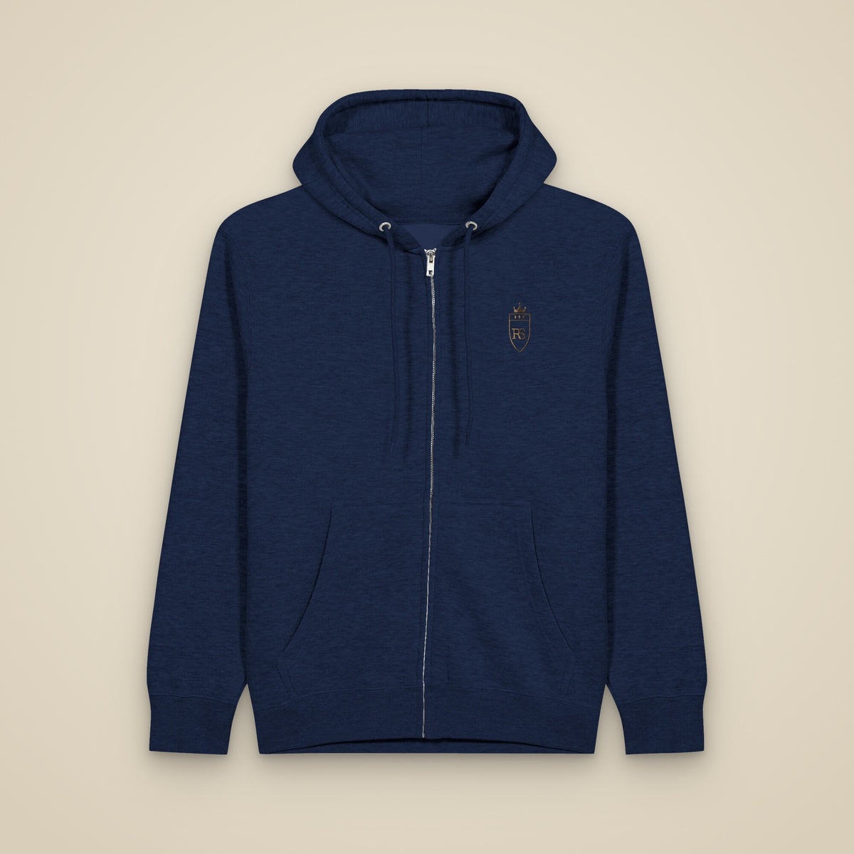 Sweat zippé Marine brodé du monogramme RS, vue de face sur fond pierre — Maison Sahari