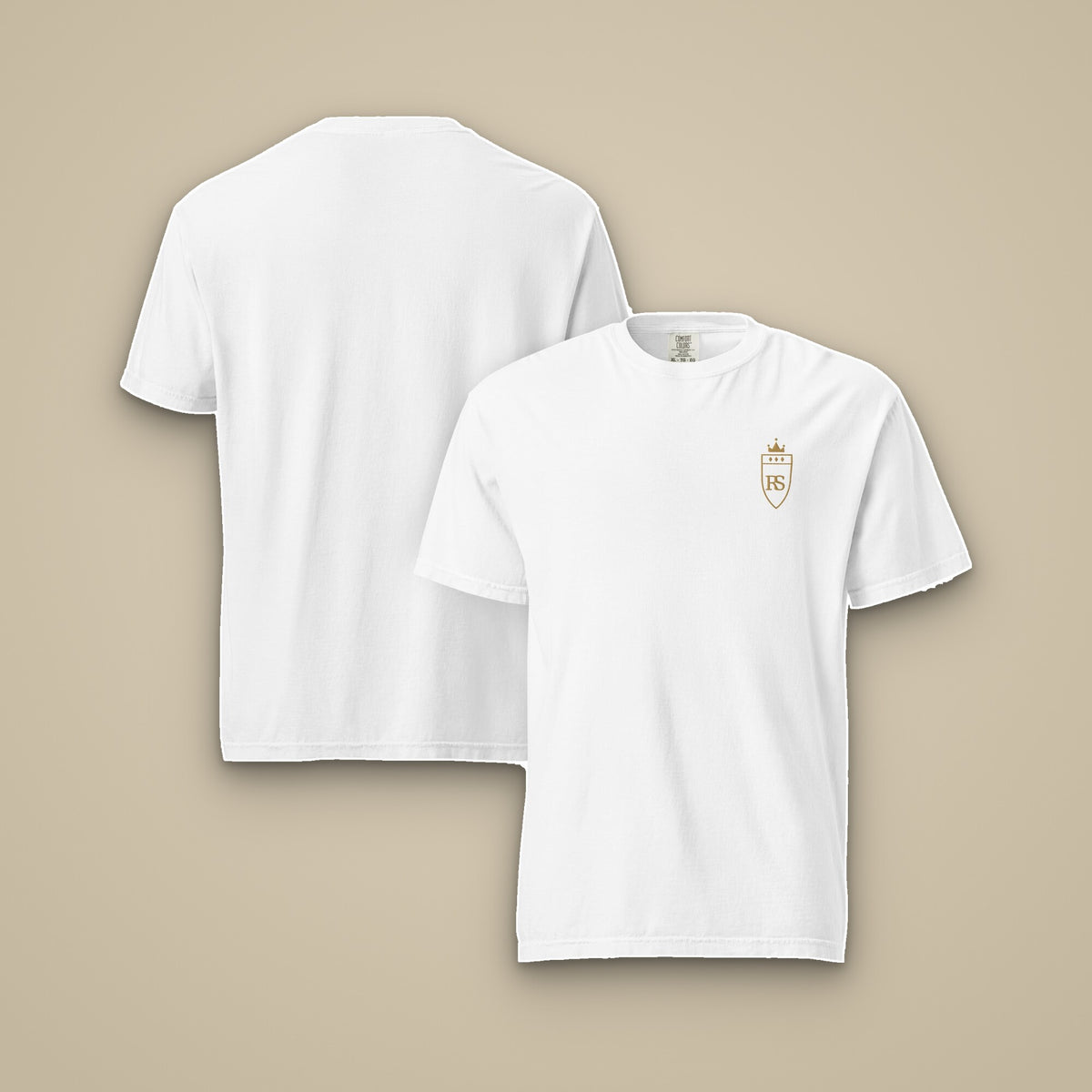T-shirt brodé RS Blanc brodé du monogramme RS, vue de face sur fond pierre — Maison Sahari