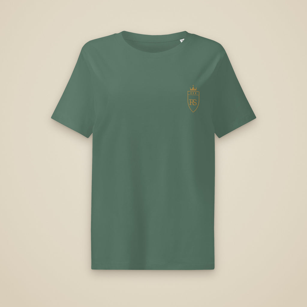 T-shirt femme col côtelé Vert sauge brodé du monogramme RS, vue de face sur fond pierre — Maison Sahari
