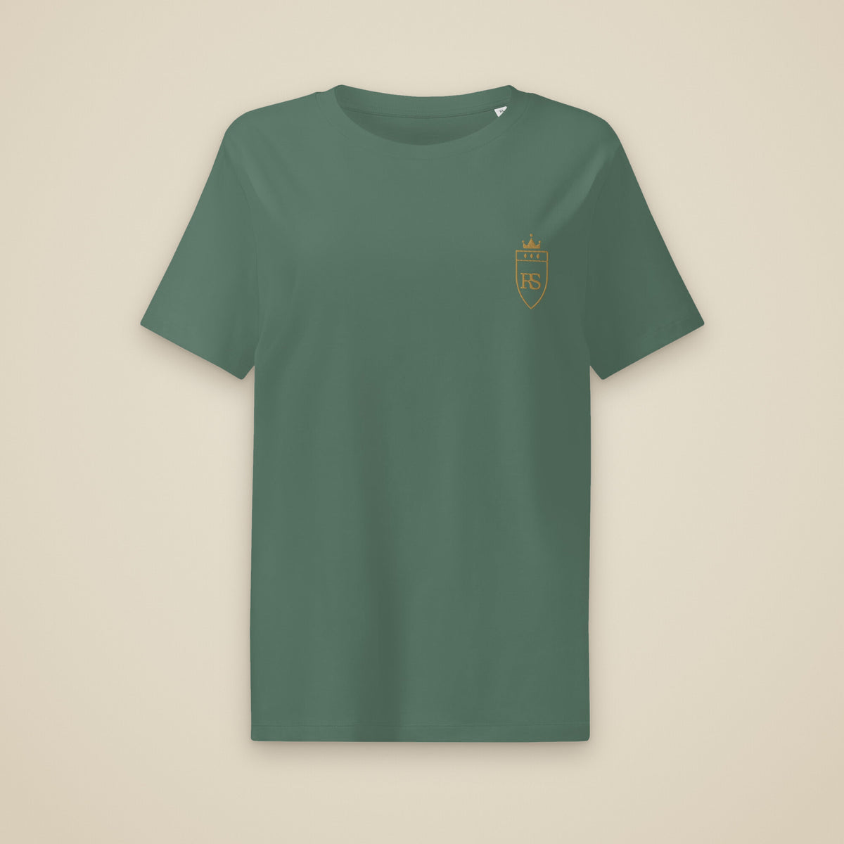 T-shirt femme col côtelé Vert sauge brodé du monogramme RS, vue de face sur fond pierre — Maison Sahari