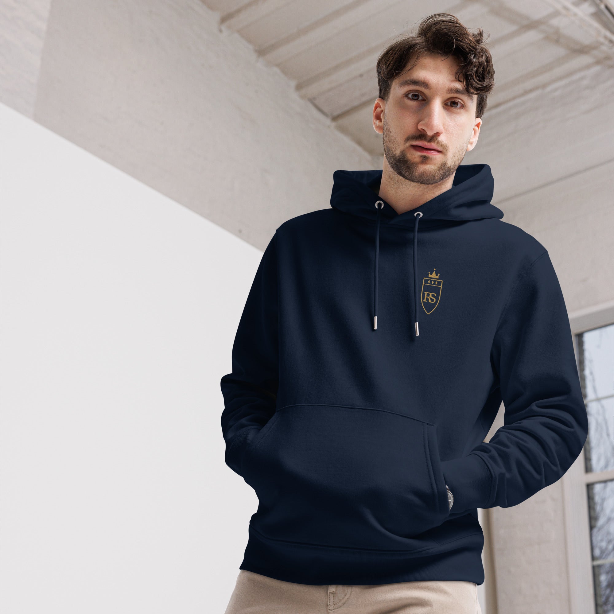Sweat à capuche en coton bio brodé du monogramme RS — Maison Sahari